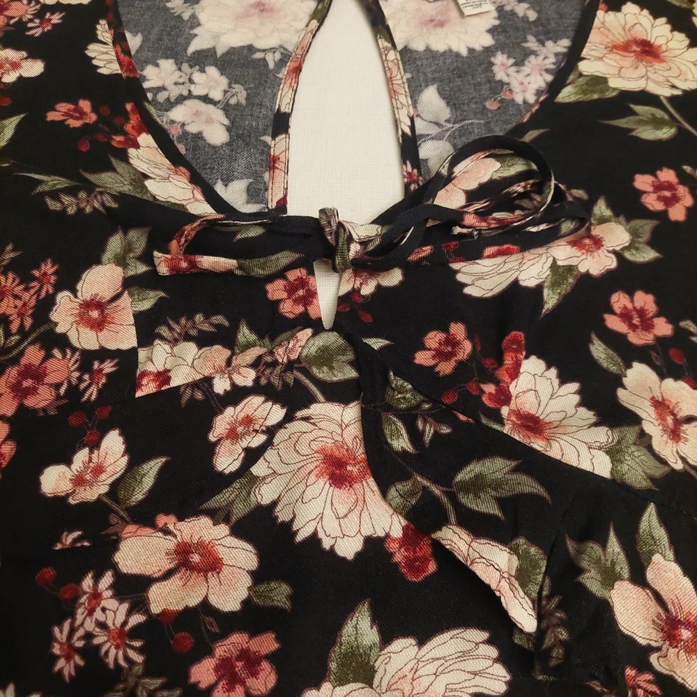 American Eagle Black Floral Print Boho Ruffle V Neck Dress Bell Sleeve Sz XS